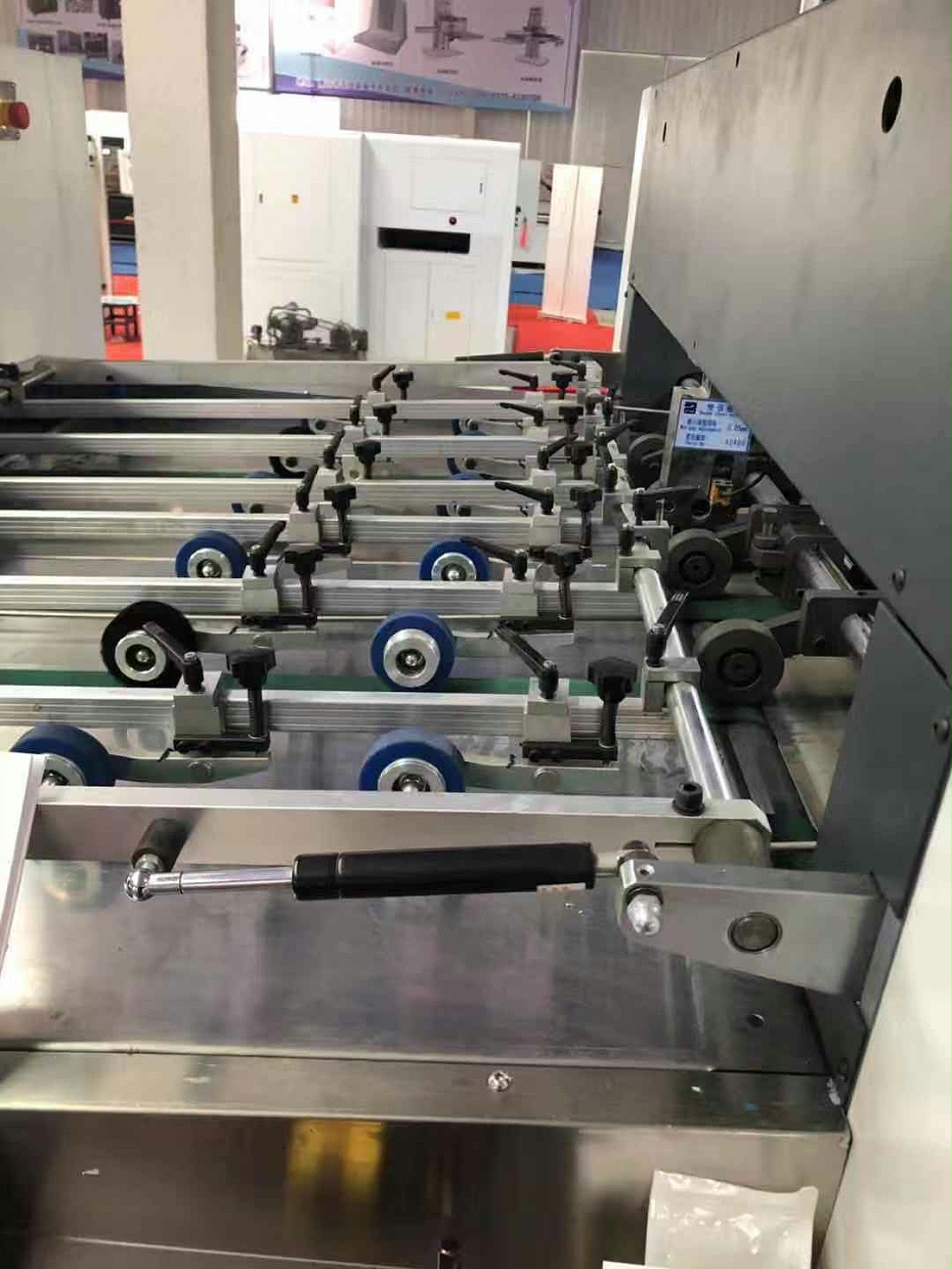 歐拓定制管狀拉手,內(nèi)波紋手輪,背波紋手輪,可調(diào)手柄,膠木拉手,方形拉手 歐拓定制管狀拉手,內(nèi)波紋手輪,背波紋手輪,可調(diào)手柄,膠木拉手,方形拉手