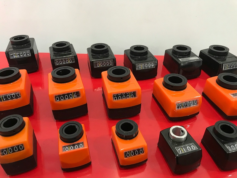 歐拓專業(yè)生產(chǎn)位置顯示器,內(nèi)波紋手輪,背波紋手輪,橢圓拉手,膠木拉手,方形拉手 歐拓專業(yè)生產(chǎn)位置顯示器,內(nèi)波紋手輪,背波紋手輪,橢圓拉手,膠木拉手,方形拉手