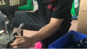 歐拓轉孔攻牙部門